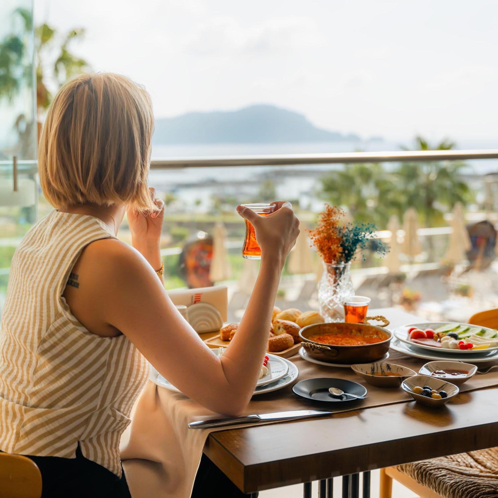 Illusion Beach & Clubhotel - Adults Only Alanya Exteriör bild